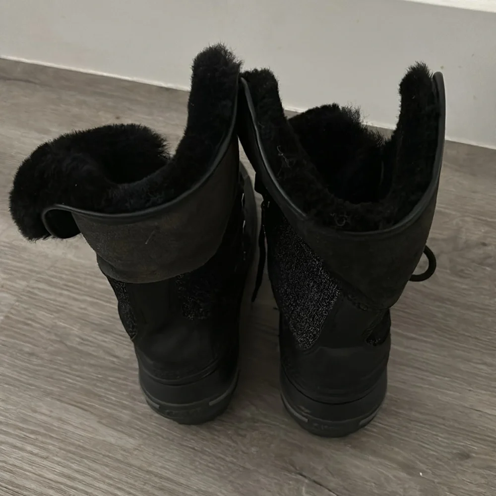 Crocs Women's Snow & winter Boots Sz 5